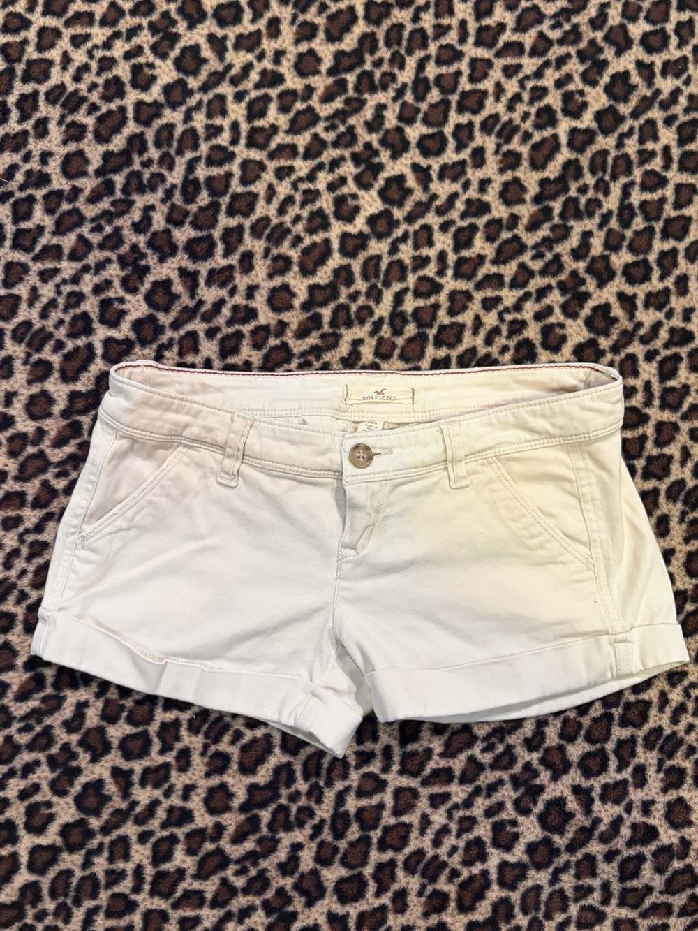 Hollister low rise shorts 🦅